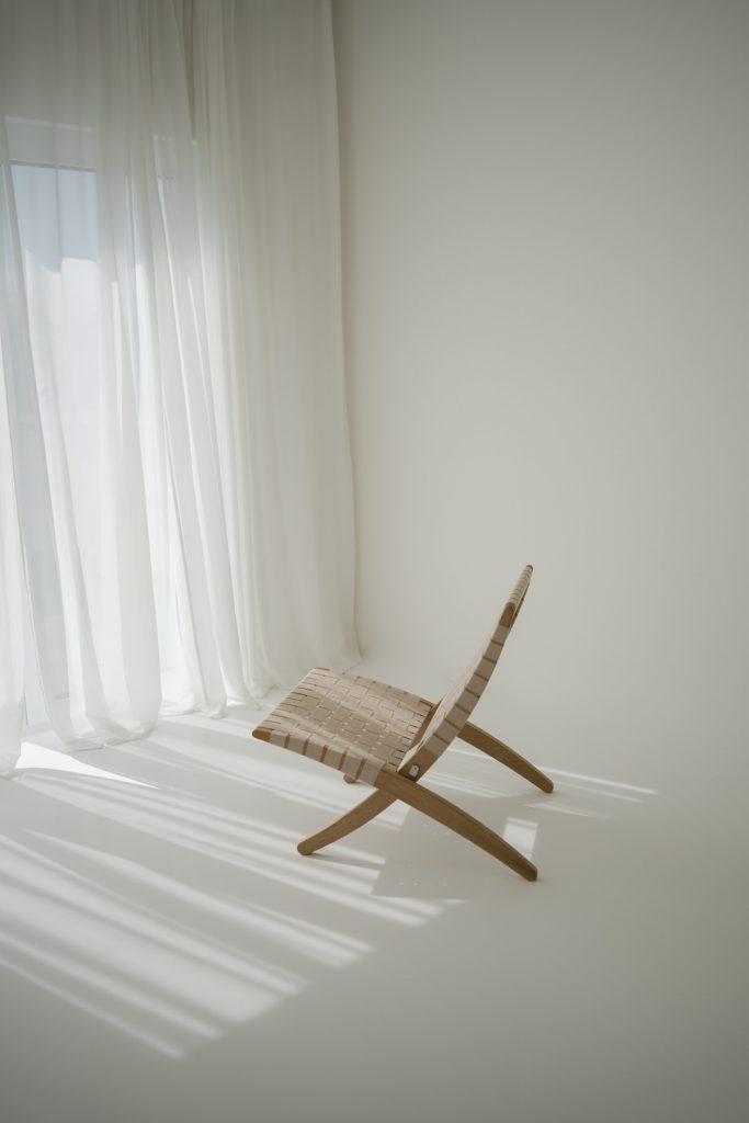 Fotostudio in Freiburg - Raum für moderne Schwangerschaftsfotografie – Studioeinblick mit natürlichem Licht